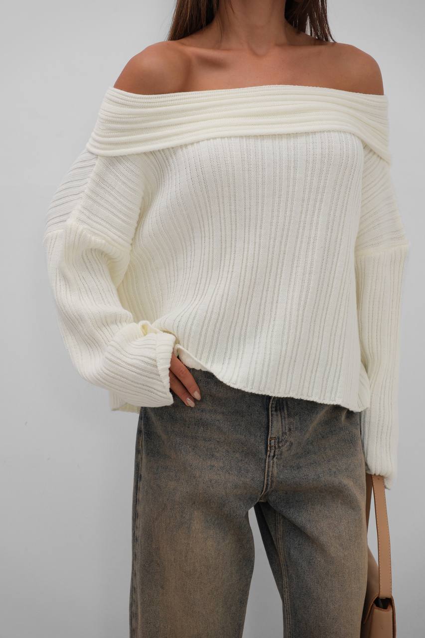 Boat neck sweater